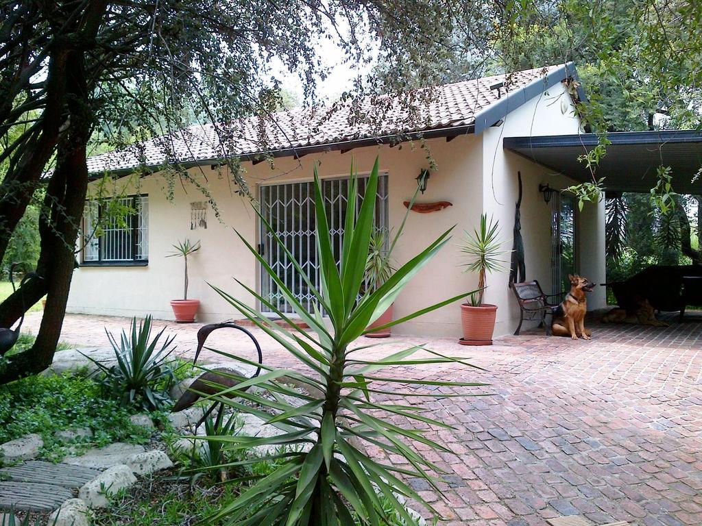 Pine Tree Lodge Midrand Dış mekan fotoğraf