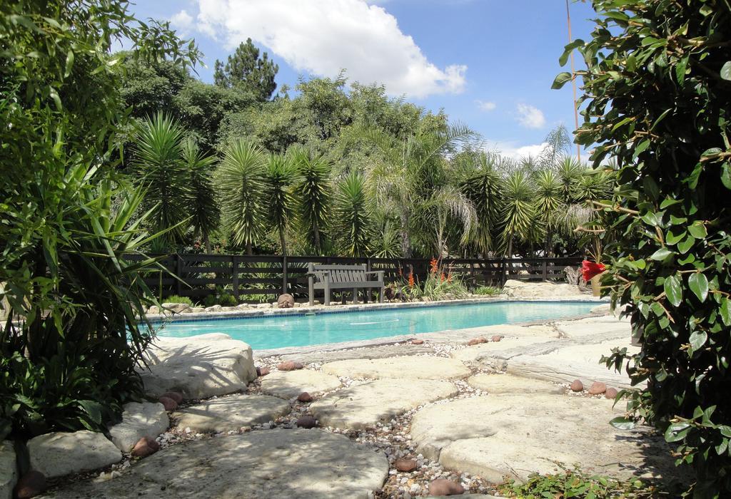 Pine Tree Lodge Midrand Dış mekan fotoğraf