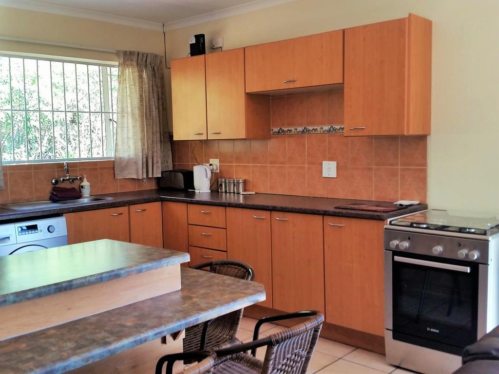 Pine Tree Lodge Midrand Dış mekan fotoğraf